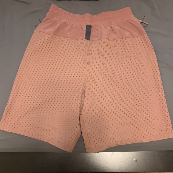 Lululemon men’s shorts with liner - Picture 5 of 6